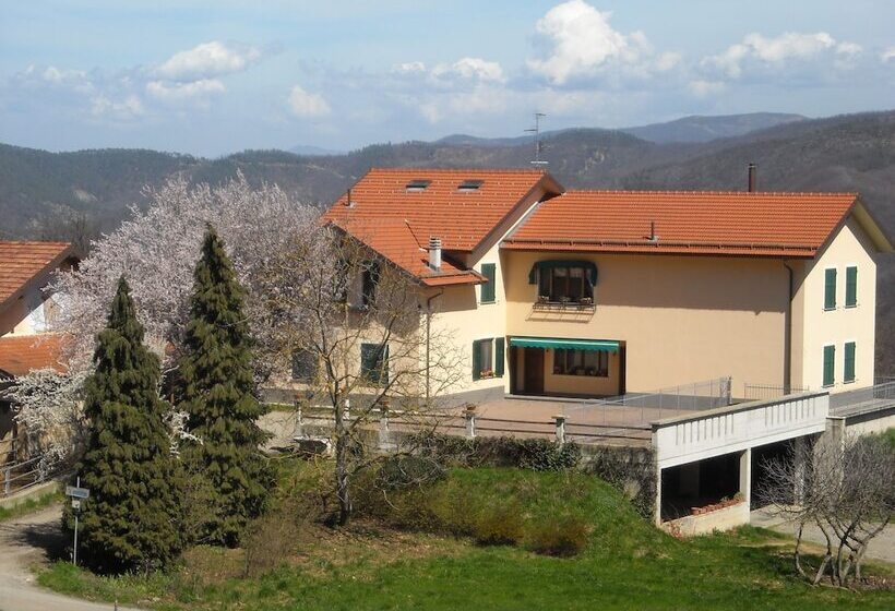 田舎風ホテル Azienda Agrituristica Lavagè