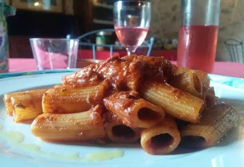 Maaseutuhotelli La Torre Rossa