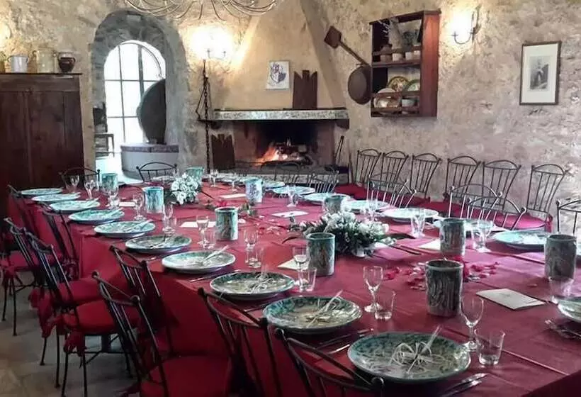 Maaseutuhotelli La Torre Rossa