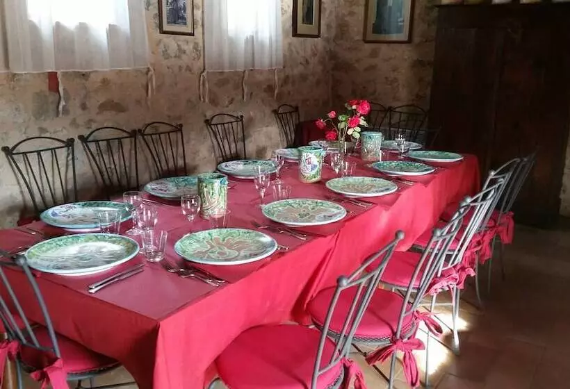 Maaseutuhotelli La Torre Rossa