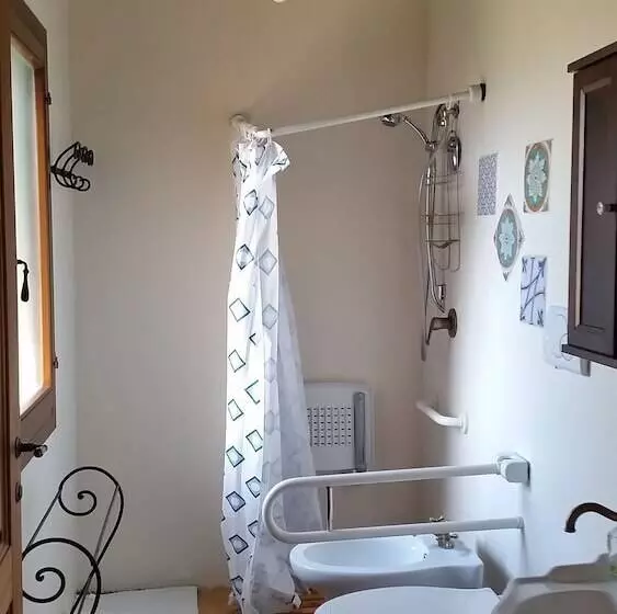 Maaseutuhotelli La Torre Rossa