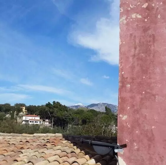 Maaseutuhotelli La Torre Rossa