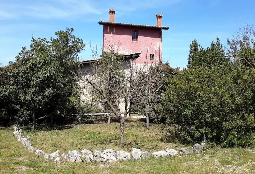 Maaseutuhotelli La Torre Rossa