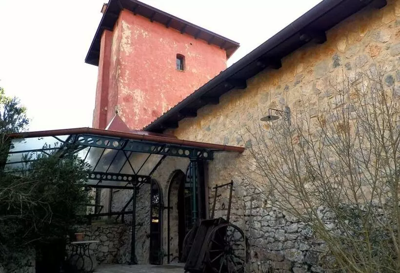 Maaseutuhotelli La Torre Rossa