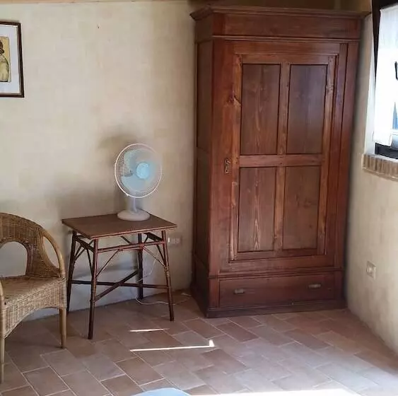 Maaseutuhotelli La Torre Rossa