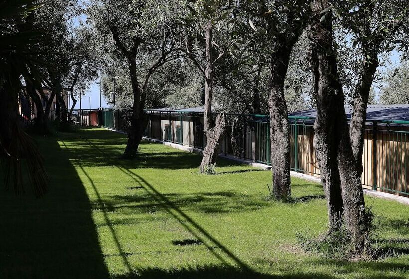 Курорт Parco Vacanze Lo Scoglio