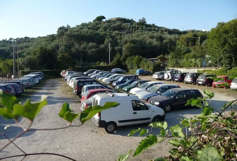 Lomakeskus Parco Vacanze Lo Scoglio