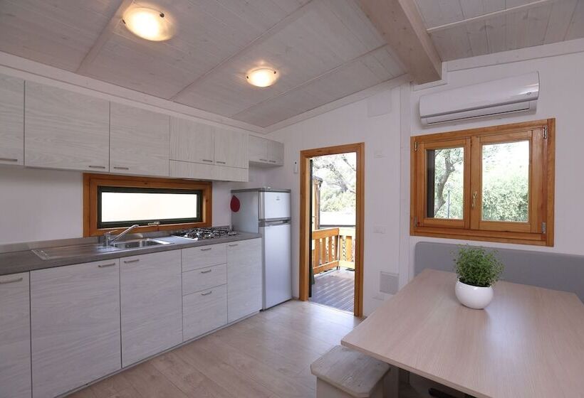 Курорт Parco Vacanze Lo Scoglio