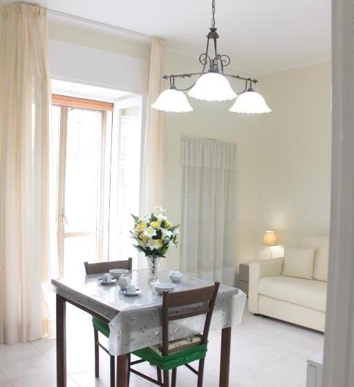 تختخواب و صبحانه Leonessa Di Puglia