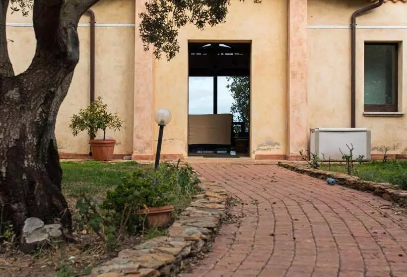 ベッドアンドブレックファースト Suite Cucinino, Bagno, Ingresso Indipendente In Villa Vìvì