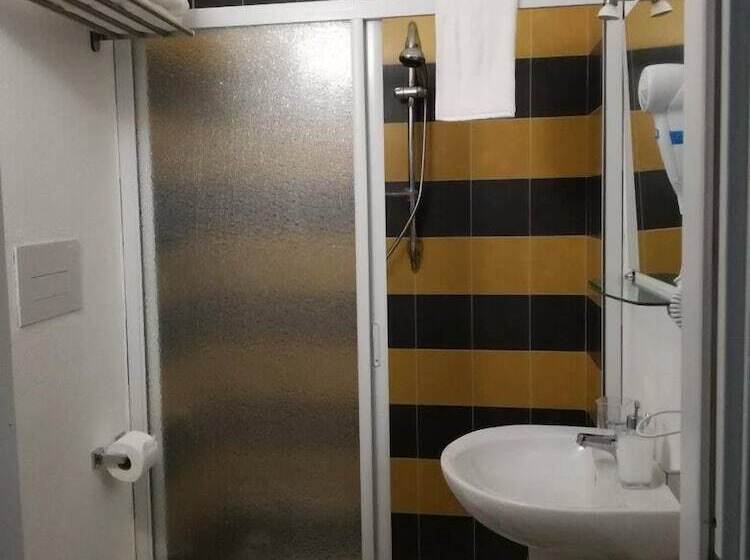 پانسیون Domus 19