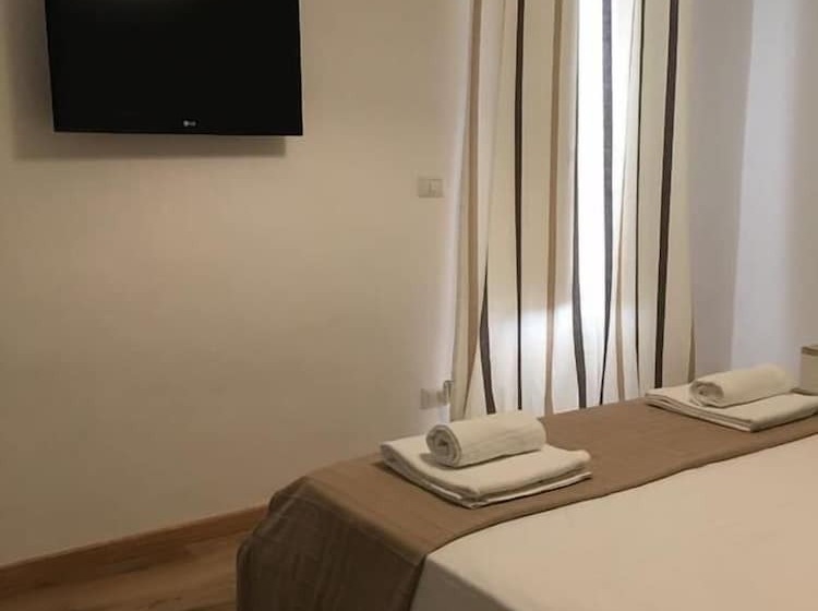 تختخواب و صبحانه G Home Gallipoli Rooms And Suite