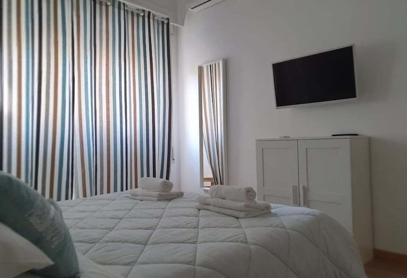 تختخواب و صبحانه G Home Gallipoli Rooms And Suite