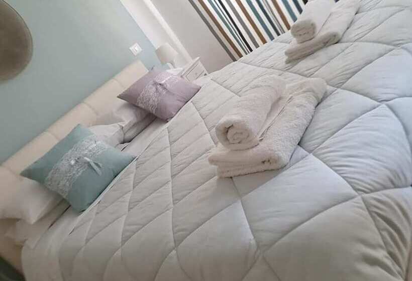 تختخواب و صبحانه G Home Gallipoli Rooms And Suite