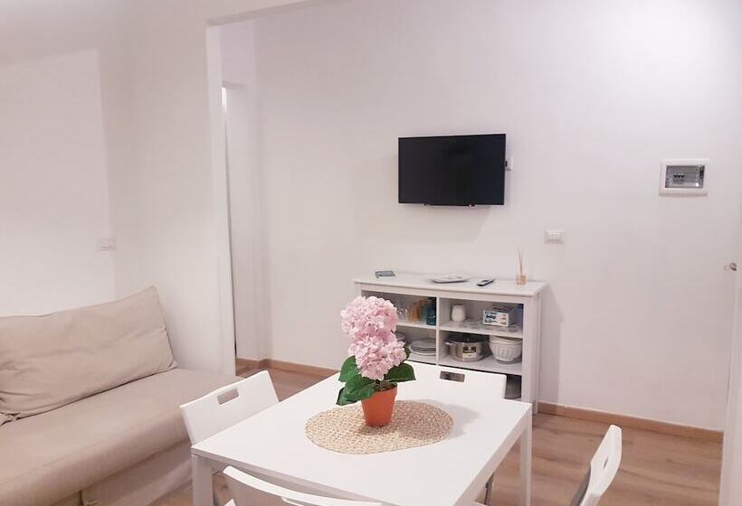 تختخواب و صبحانه G Home Gallipoli Rooms And Suite