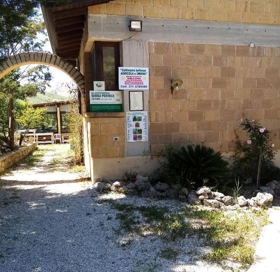 Hotel wiejski Agriturismo Serra Pernice