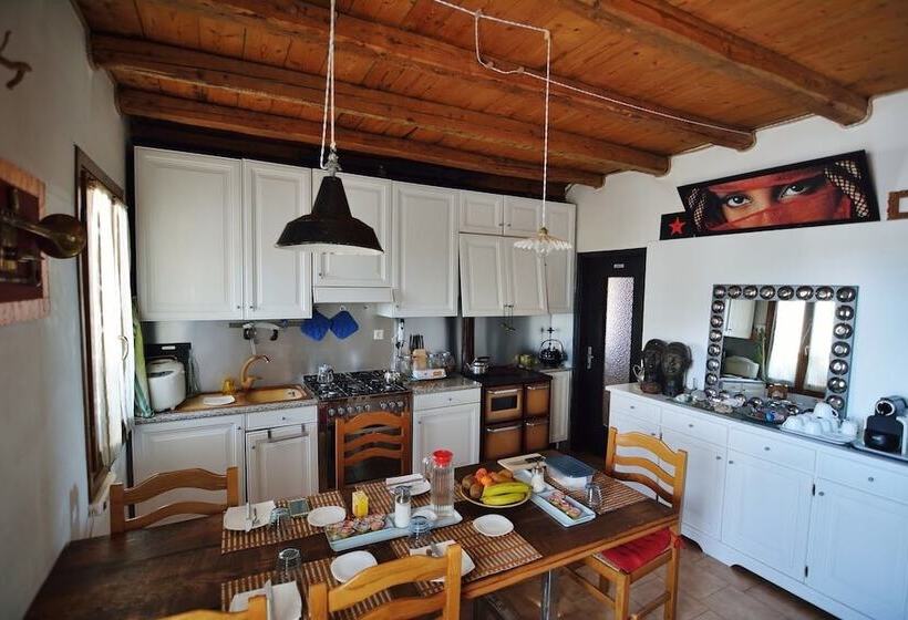 Mi Casa Tu Casa Bed & Breakfast