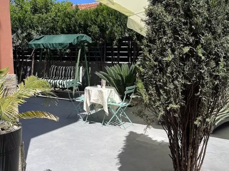 تختخواب و صبحانه Marini Bed&breakfast