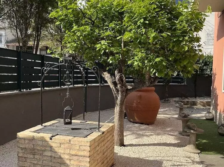 تختخواب و صبحانه Marini Bed&breakfast