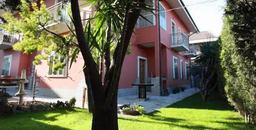 تختخواب و صبحانه Marini Bed&breakfast