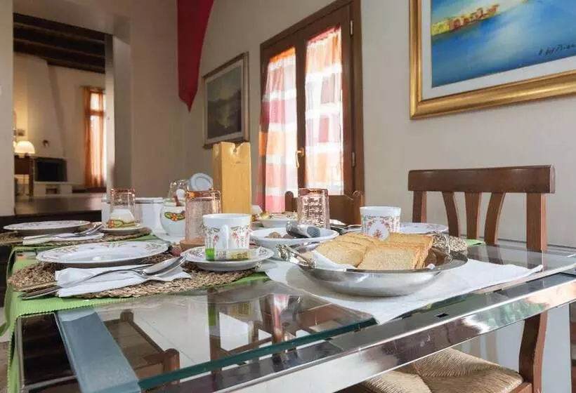 تختخواب و صبحانه Villa Dei Marchi