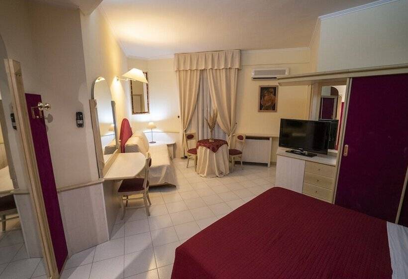 酒店 Kristall Palace