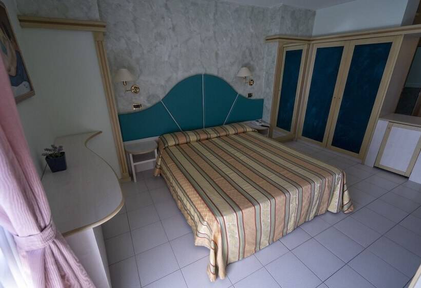 酒店 Kristall Palace