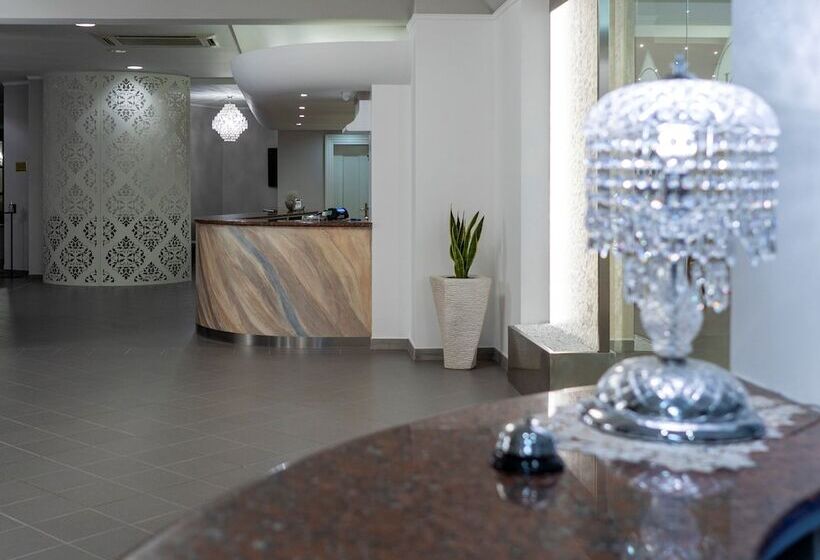 酒店 Kristall Palace