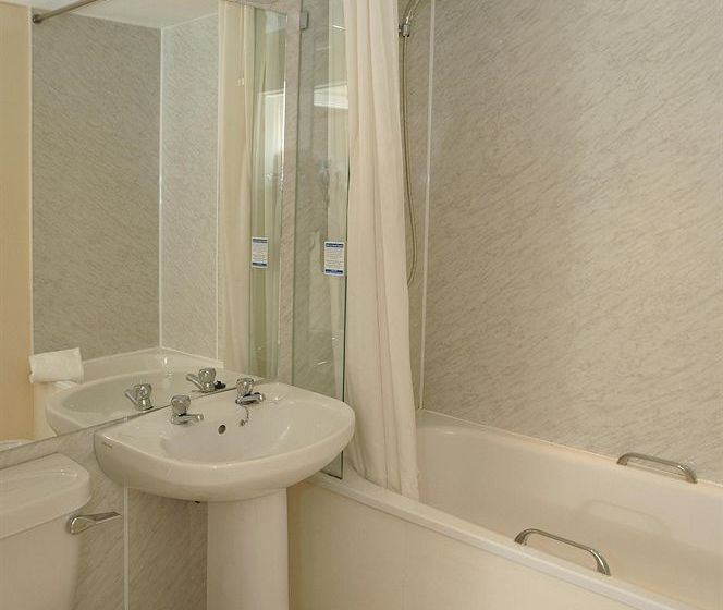 Fountain Court Grove Apartments