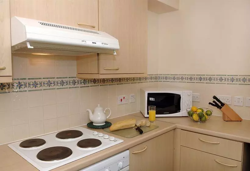 Fountain Court Grove Apartments