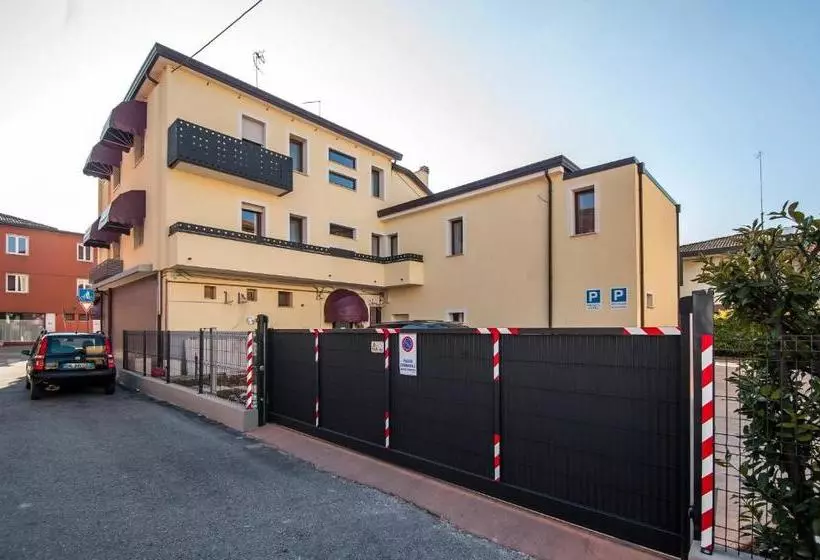 בית מלון כפרי Al Piccolo