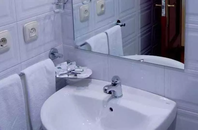 酒店 Iberia Plaza América