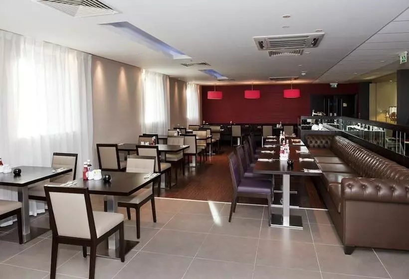 Отель Ibis Belfast Queens Quarter