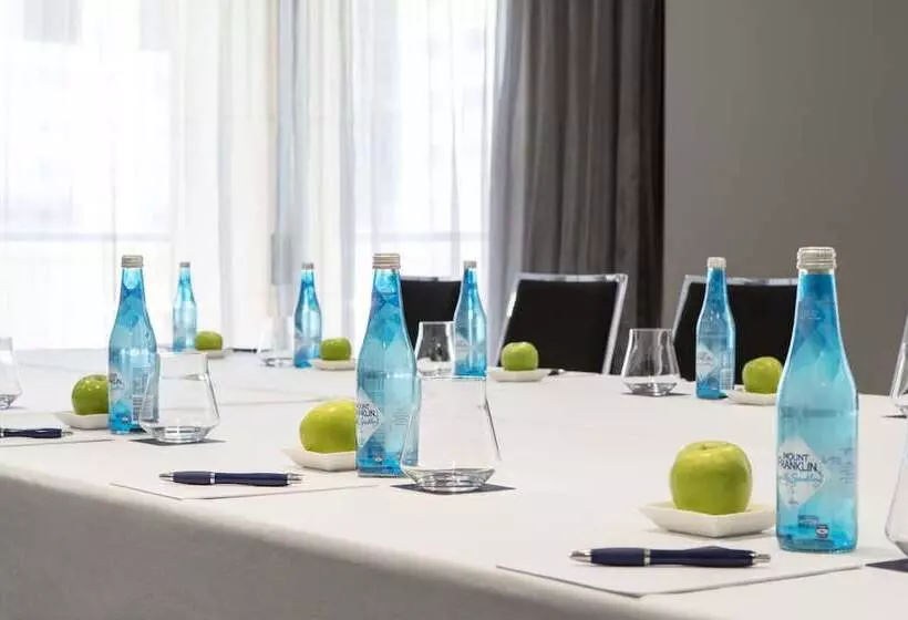 Отель The Sebel Brisbane