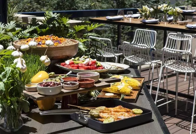 Отель The Sebel Brisbane