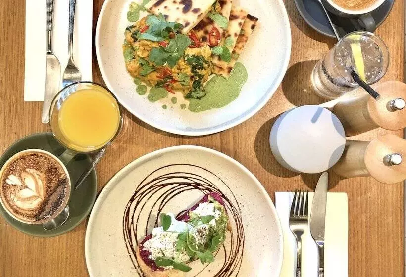 Отель The Sebel Brisbane