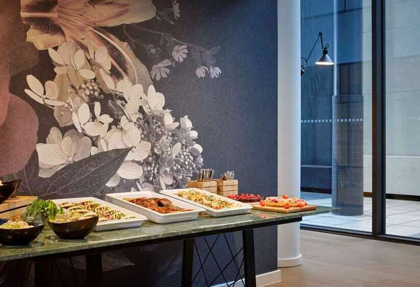 هتل The Westminster London, Curio Collection By Hilton