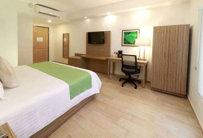 فندق Wyndham Garden Monterrey Valle Real