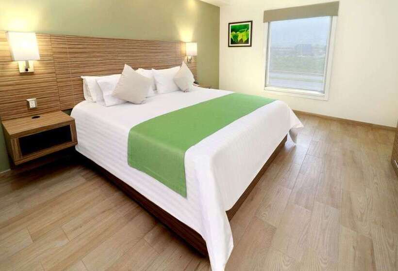 فندق Wyndham Garden Monterrey Valle Real