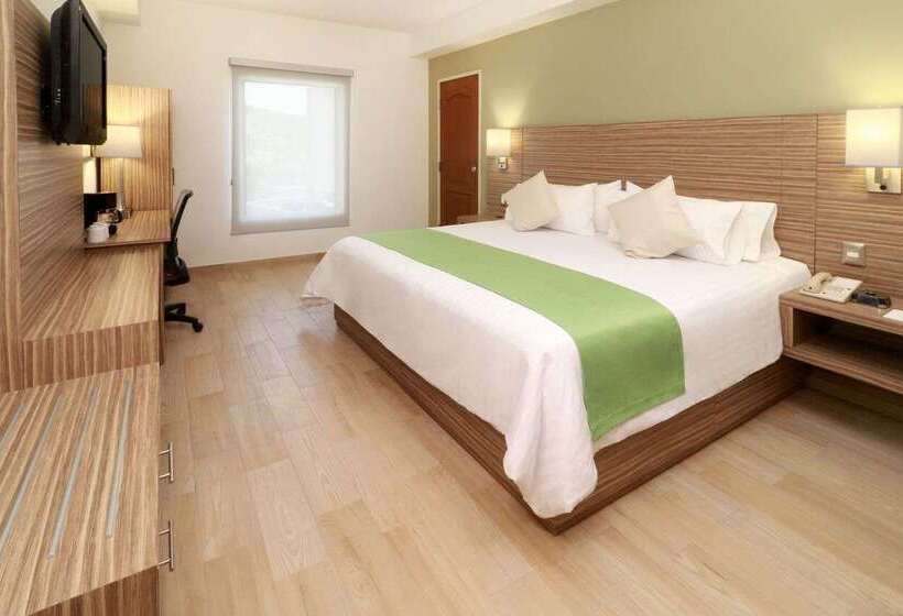 فندق Wyndham Garden Monterrey Valle Real