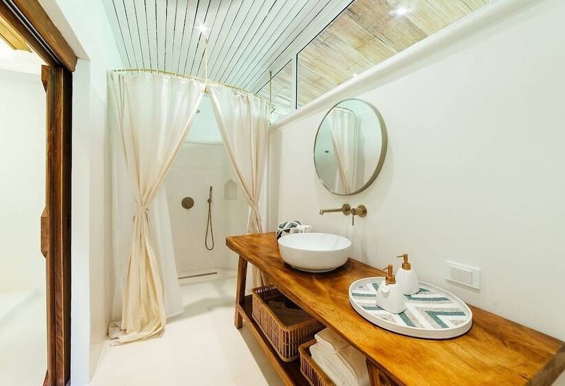 Zazen Boutique Resort & Spa Sha Plus