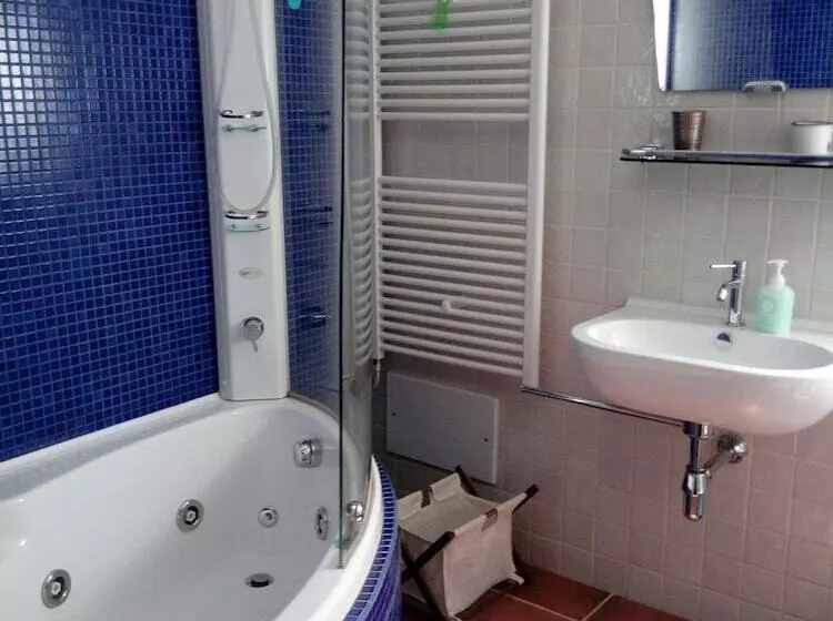 تختخواب و صبحانه Chambre D Hôtes Les Oliviers