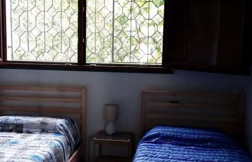تختخواب و صبحانه Chambre D Hôtes Les Oliviers