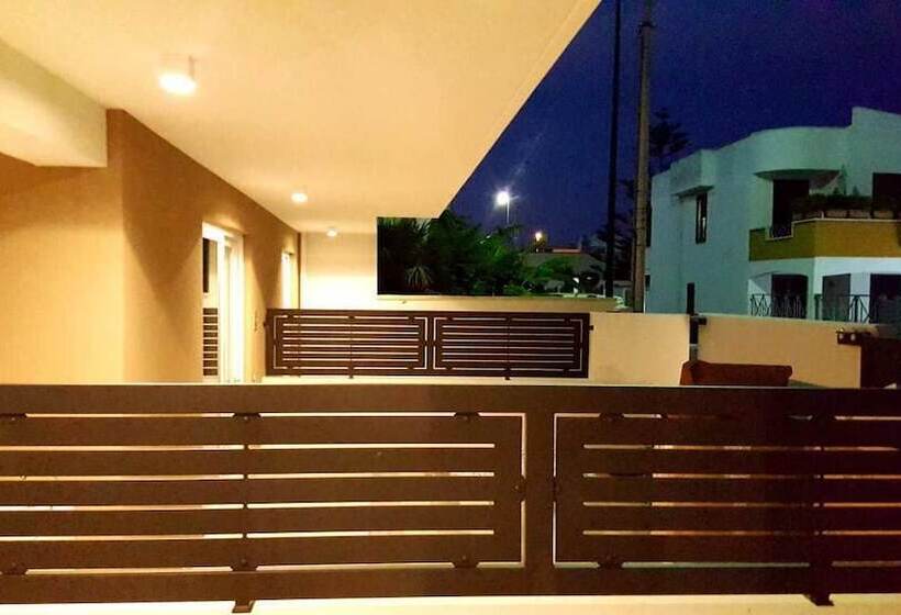 تختخواب و صبحانه Riva 33