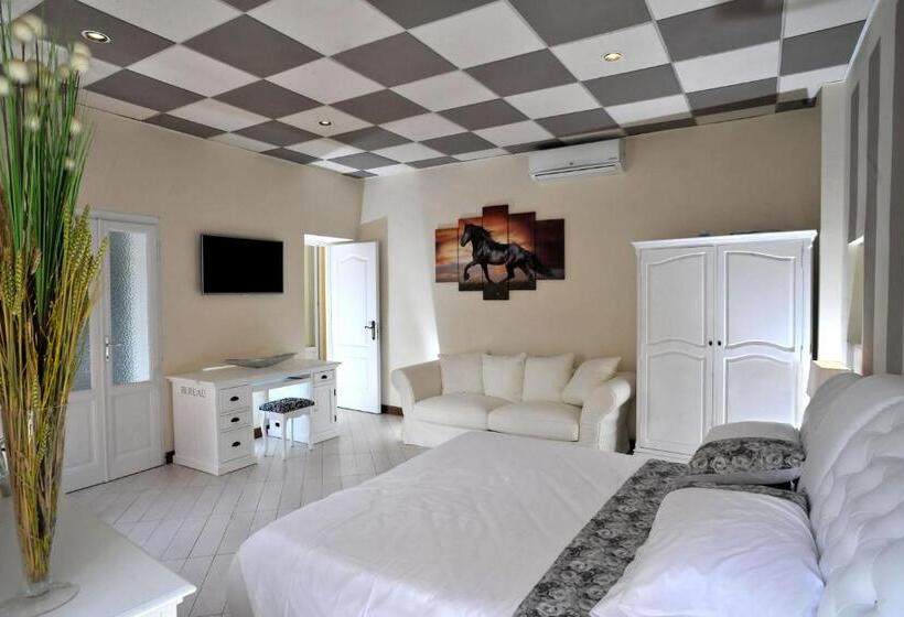 Hostel Trattoria Laghee Con Alloggio