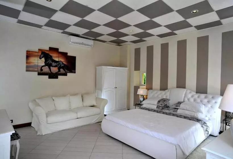 Hostelli Trattoria Laghee Con Alloggio