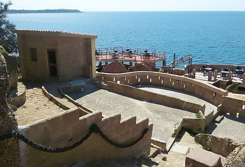 اقامتگاه Capo Rizzuto Resort