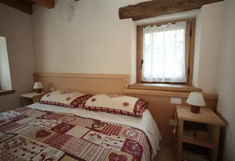 簡易ホテル Albergo Diffuso Valcellina E Val Vajont In Casso