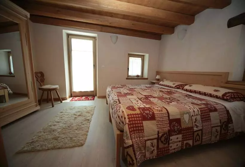 簡易ホテル Albergo Diffuso Valcellina E Val Vajont In Casso