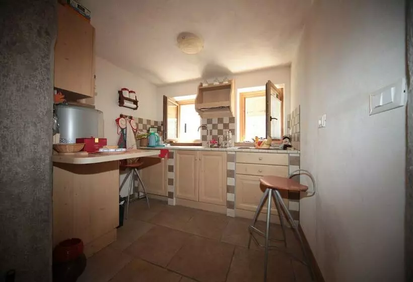 簡易ホテル Albergo Diffuso Valcellina E Val Vajont In Casso